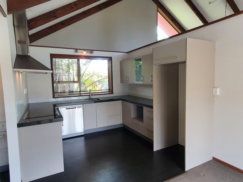 14 Nolan Crescent, Karoro, Greymouth - Carousel 2