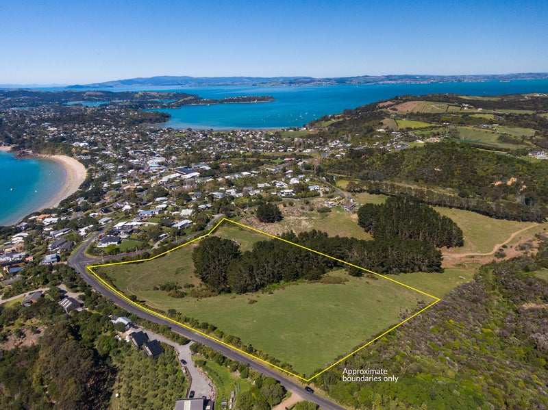 36 Tiri Road, Oneroa, Waiheke Island - Carousel 1