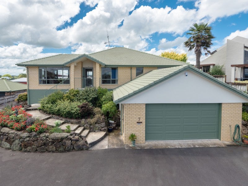 7 Highgate, Rototuna, Hamilton - Carousel 2