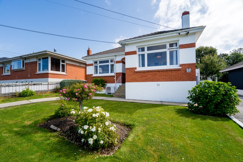152 Easther Crescent, Kew, Dunedin - Carousel 1