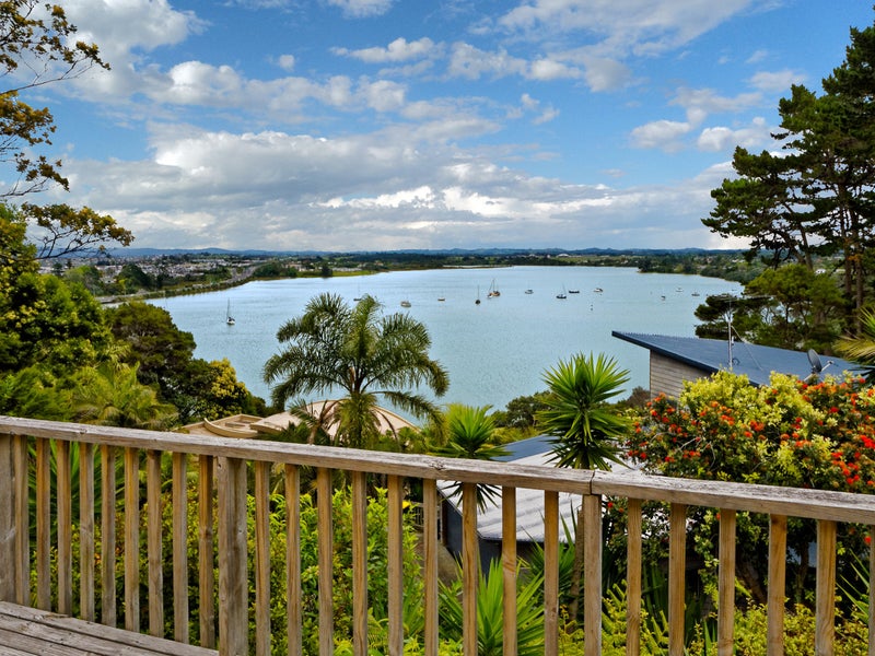 15 Austin Road, Greenhithe, Auckland - Carousel 1
