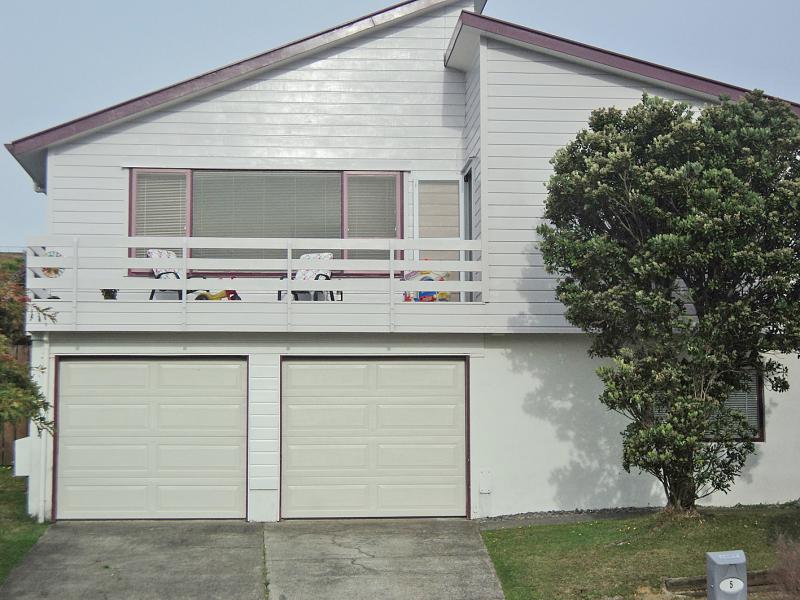 5 Haast Close, Kelson, Lower Hutt - Carousel 1