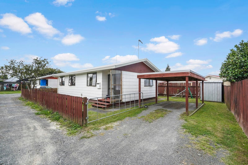 26A Betley Crescent, Fairview Downs, Hamilton - Carousel 1