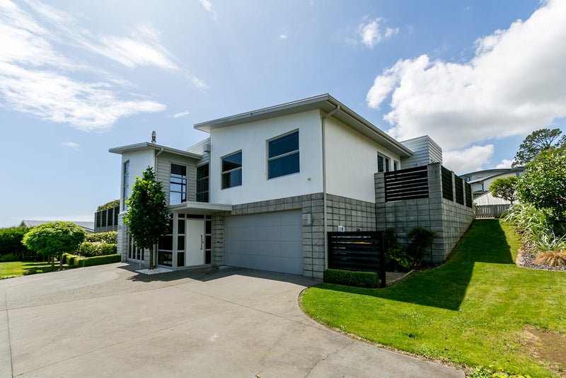 37C Shelter Grove, Frankleigh Park, New Plymouth - Carousel 24