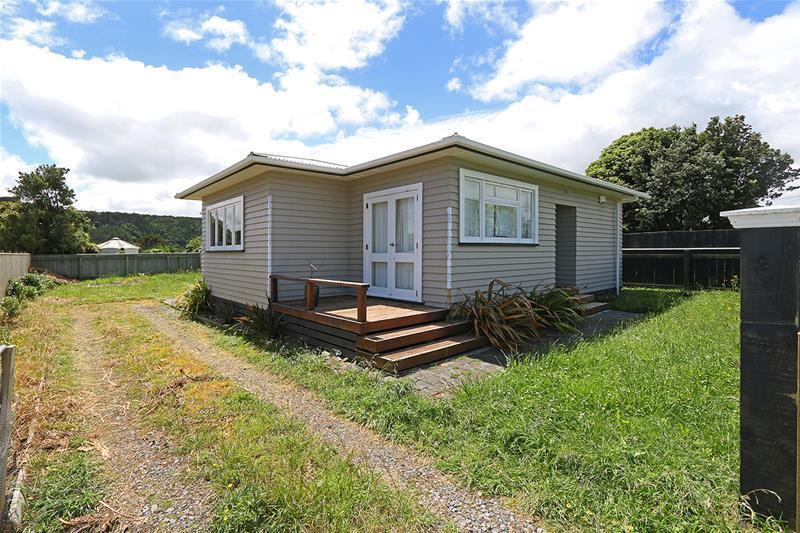 10 Ohawe Terrace, Hawera - Carousel 19