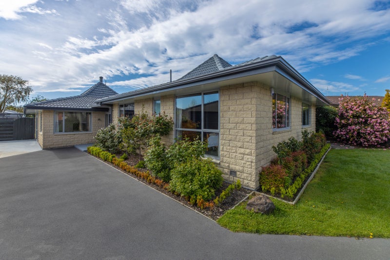11 Goya Place, Bishopdale, Christchurch - Carousel 1