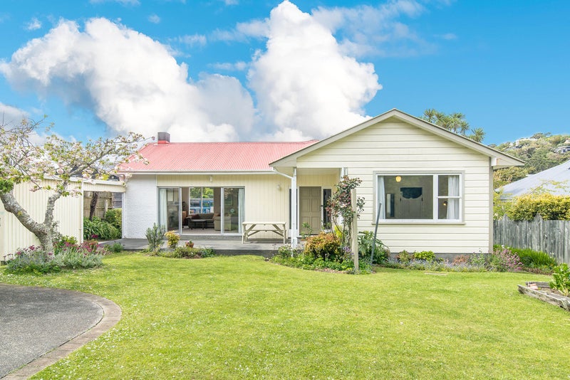 6 Clutha Avenue, Khandallah, Wellington - Carousel 1
