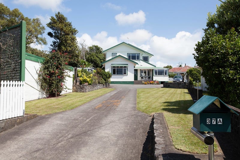 37A Omata Road, Marfell, New Plymouth - Carousel 1
