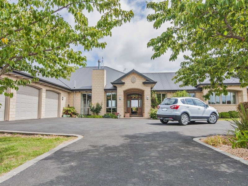 47 Raven Drive, Christchurch - Carousel 1