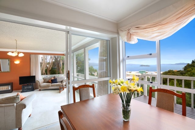 29 London Road, Korokoro, Lower Hutt - Carousel 1