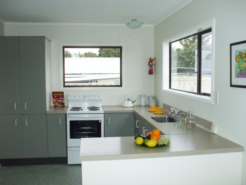 189A Oxford Terrace, Avalon, Lower Hutt - Carousel 2