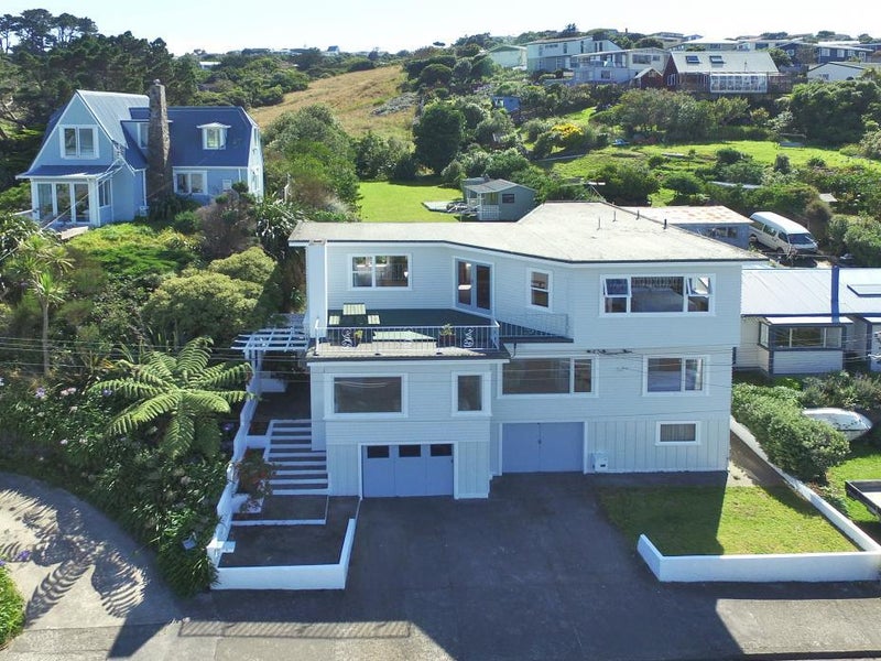 3 Onepoto Road, Titahi Bay, Porirua - Carousel 1