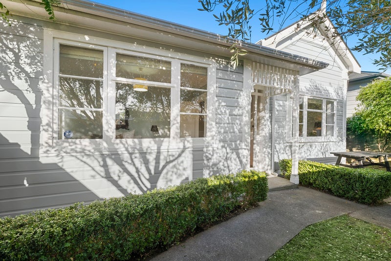 422 Jackson Street, Petone, Lower Hutt - Carousel 1