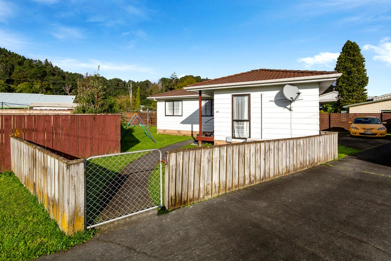 2/7 Eldon GR, WINGATE, LOWER HUTT - Carousel 1