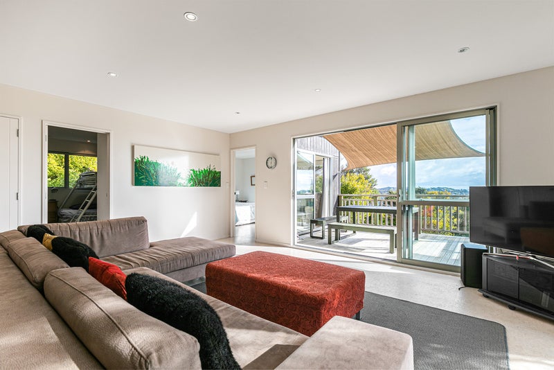15 Burrell Road Extension, Oneroa, Waiheke Island - Carousel 2