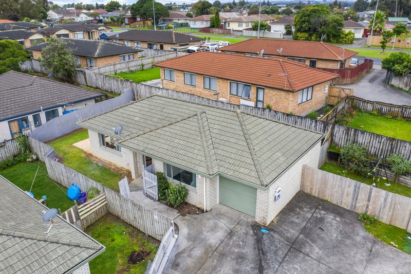 43A Robert Skelton Place, Clendon Park, Auckland - Carousel 1