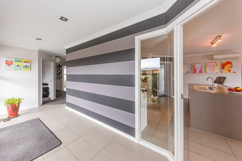 25 Johnstone Drive, Fitzherbert, Palmerston North - Carousel 2
