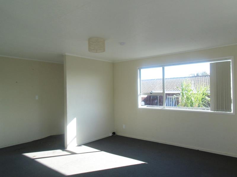7 Bundena Place, Clendon Park, Auckland - Carousel 2