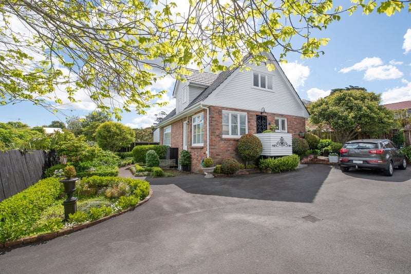 8 Forrest Hill Road, Forrest Hill, Auckland - Carousel 2