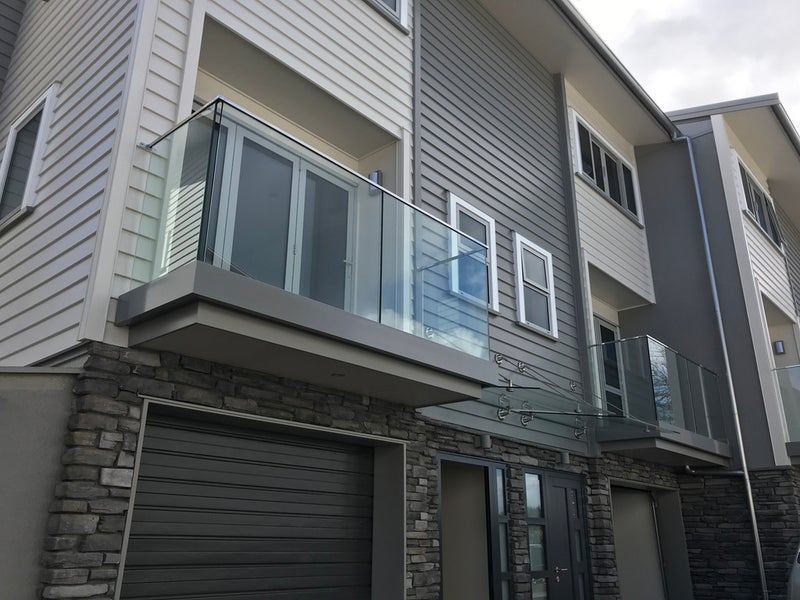 10/13 Kaihu Street, Northcote, Auckland - Carousel 1