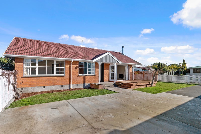 26 Orrick Crescent, Avondale, Christchurch - Carousel 1