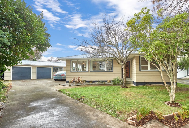24 Saturn Crescent, Milson, Palmerston North - Carousel 1