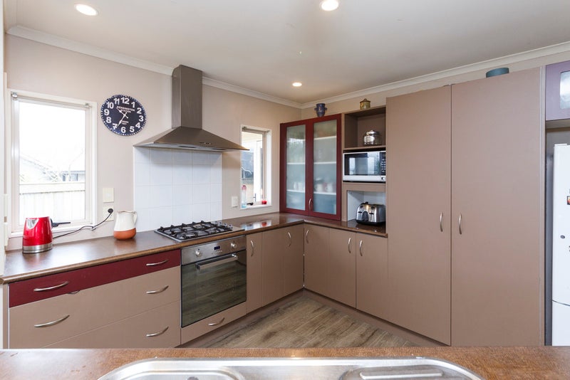 9 Ron Place, Fitzherbert, Palmerston North - Carousel 2