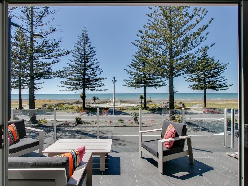 565 Marine Parade, Napier South, Napier - Carousel 1