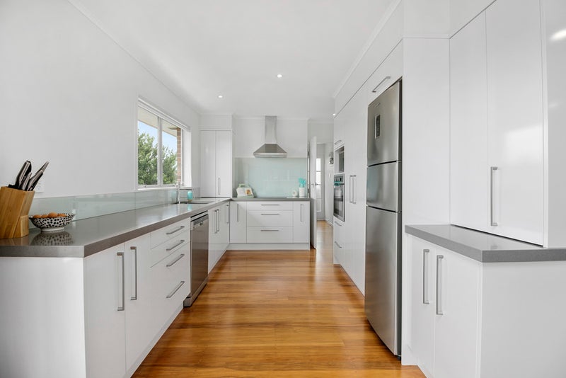 2/230 Queens Road, Panmure, Auckland - Carousel 2