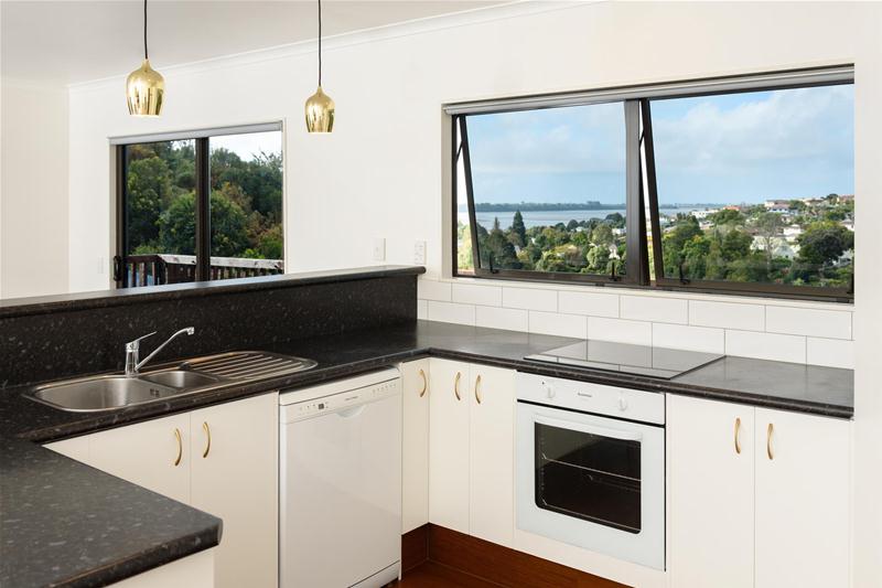 25 Bateleur Close, Welcome Bay, Tauranga - Carousel 2