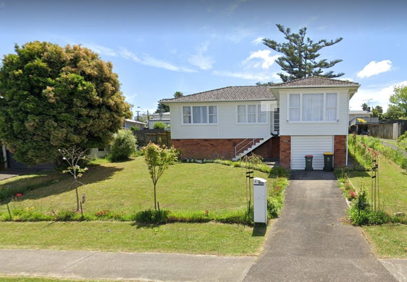 4 McQuarrie Avenue, Wattle Downs, Auckland - Carousel 1