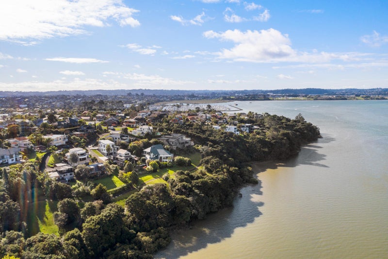 13 Constable Lane, West Harbour, Auckland - Carousel 2