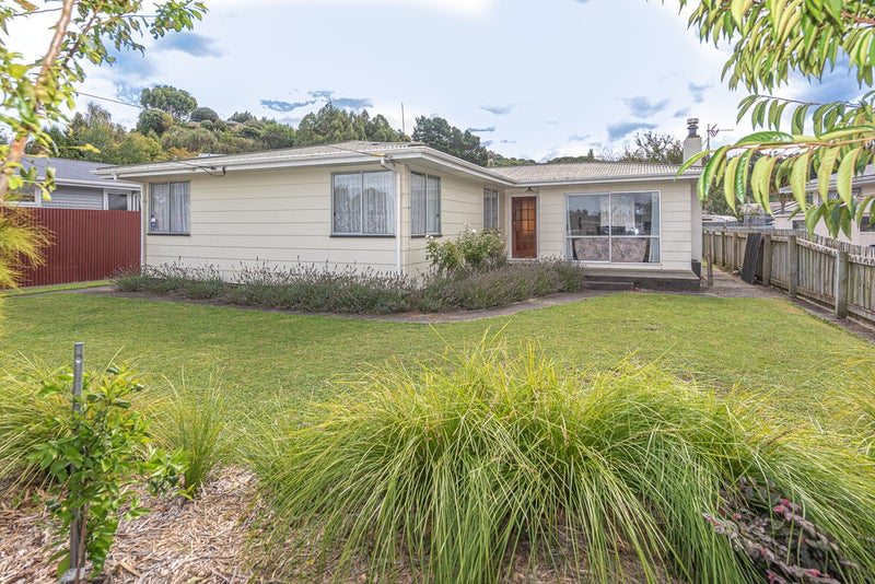 11 Ward Street, Aramoho, Whanganui - Carousel 1