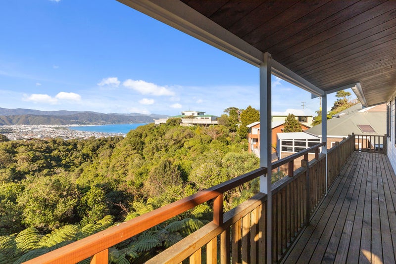 16 Maungaraki Road, Korokoro, Lower Hutt - Carousel 2