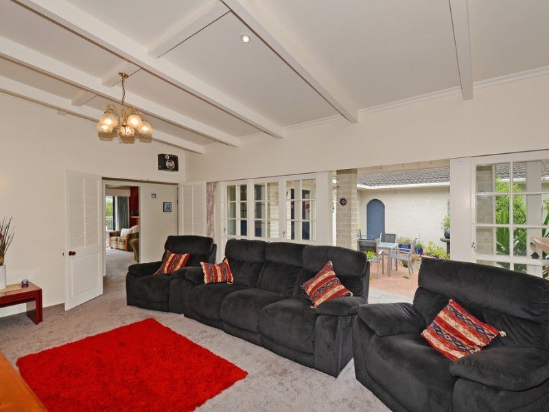 18 Arnot Avenue, Clouston Park, Upper Hutt - Carousel 2