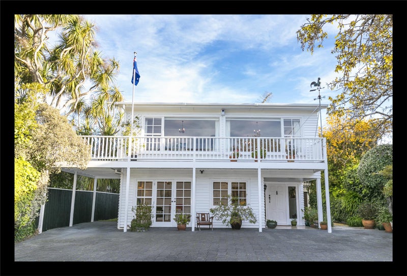 11 Cockayne Road, Khandallah, Wellington - Carousel 1