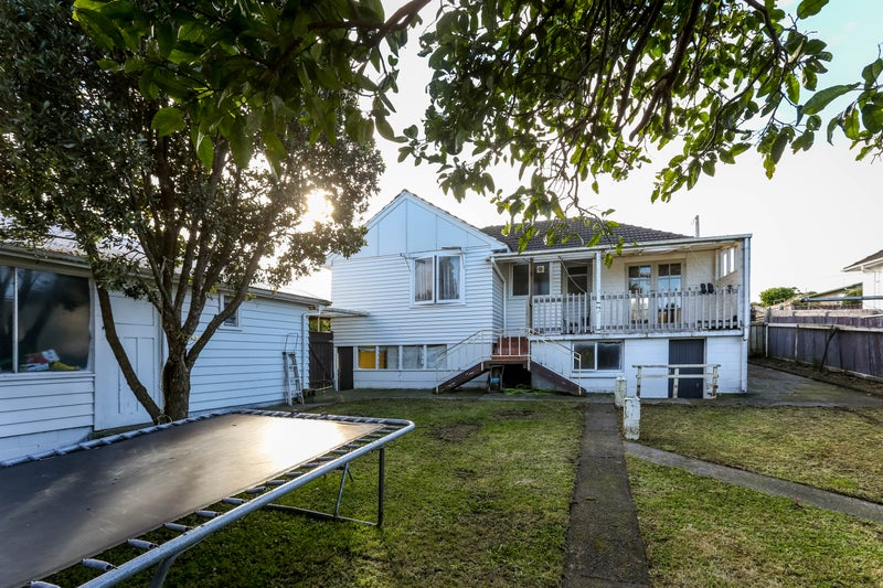 49A/49 Woodleigh Street, Frankleigh Park, New Plymouth - Carousel 2