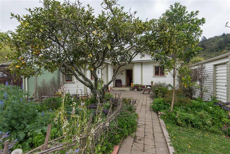 105 Brook Street, The Brook, Nelson - Carousel 1