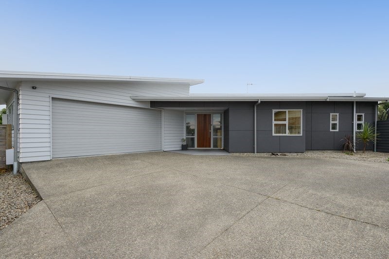 29 Masefield Terrace, Kelvin Grove, Palmerston North - Carousel 1