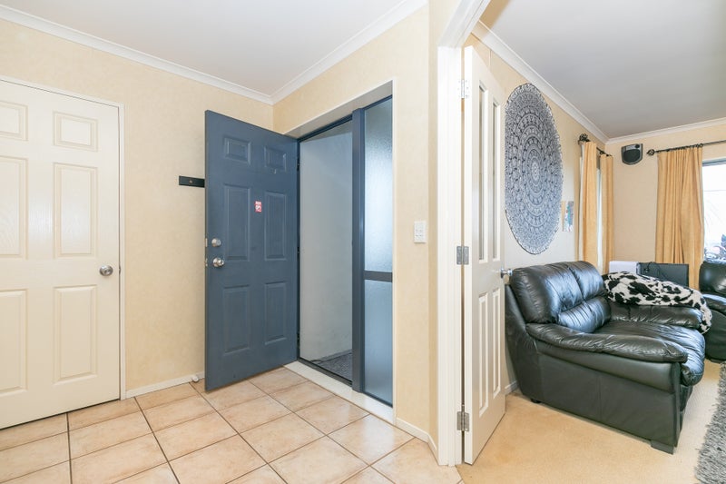 14 Pointon Glade, Grandview Heights, Hamilton - Carousel 2