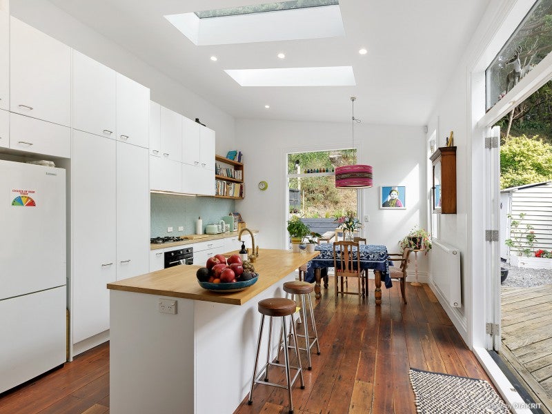 6 Russell Terrace, Newtown, Wellington - Carousel 2