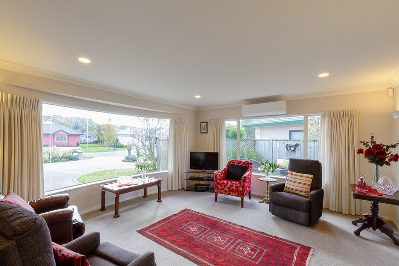 10 Gresham Place, Taradale, Napier - Carousel 2