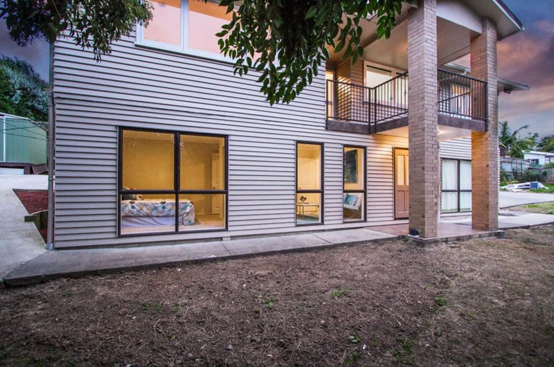 14 Sunnyridge Place, Hillsborough, Auckland - Carousel 1