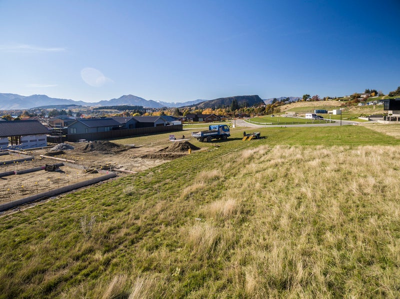 114 West Meadows Drive, Wānaka - Carousel 2