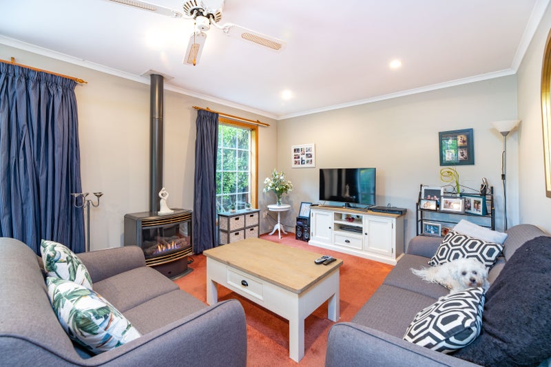 3 Leeman Place, Redwood, Christchurch - Carousel 1
