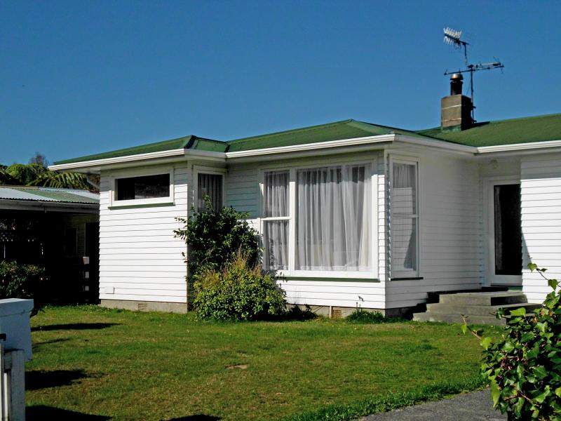 3 Momona Street, Wainuiomata, Lower Hutt - Carousel 9