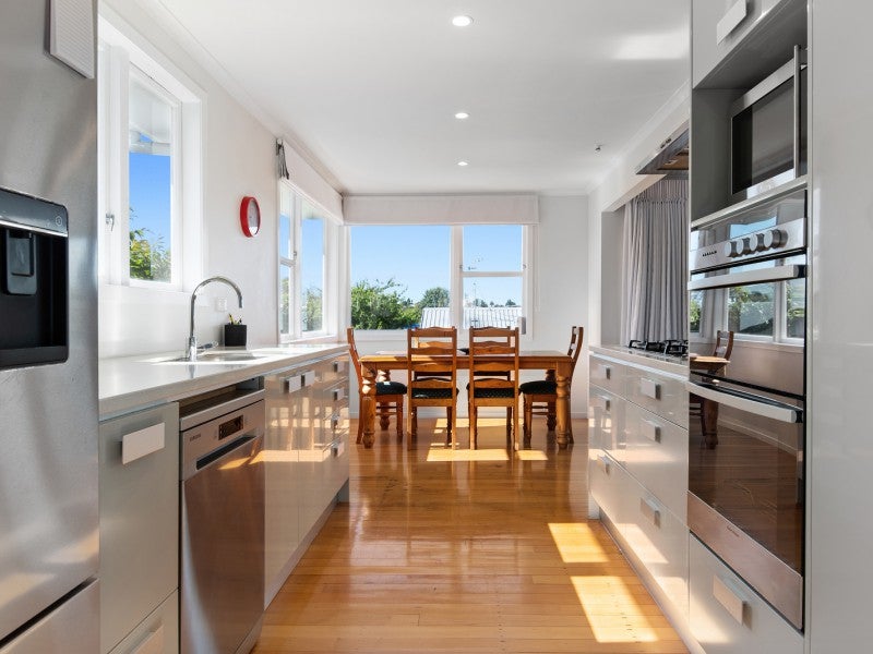 3B Glenfield Place, Brookfield, Tauranga - Carousel 2