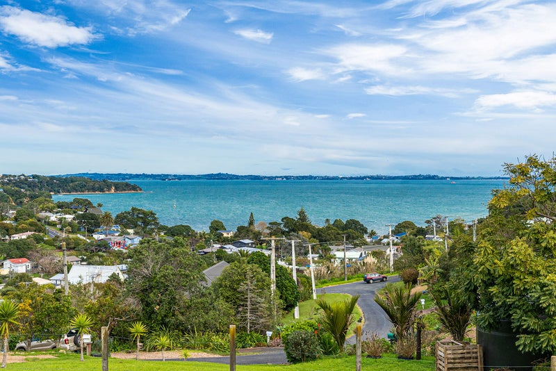 13 Beresford Avenue, Surfdale, Waiheke Island - Carousel 1