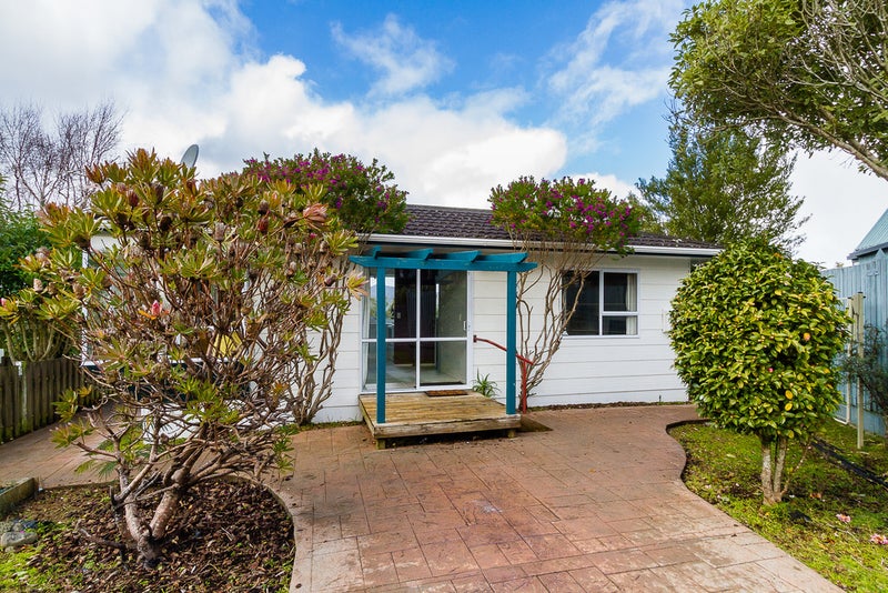 13 Panorama Grove, Harbour View, Lower Hutt - Carousel 18