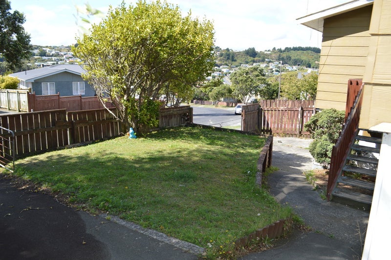 21 Beaumaris Crescent, Ascot Park, Porirua - Carousel 9